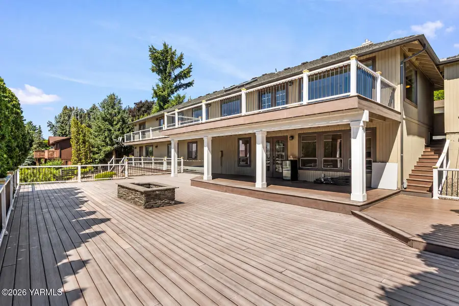 4504 Scenic Dr, Yakima, WA 98908 - #2