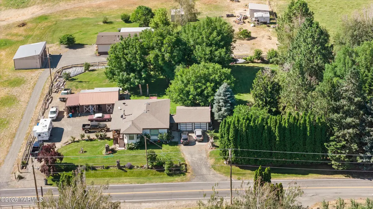 1010 Division Rd, Zillah, WA 98953 - #1