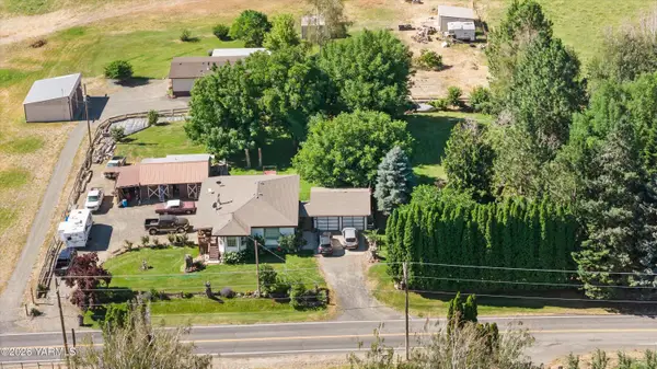 1010 Division Rd, Zillah, WA 98953