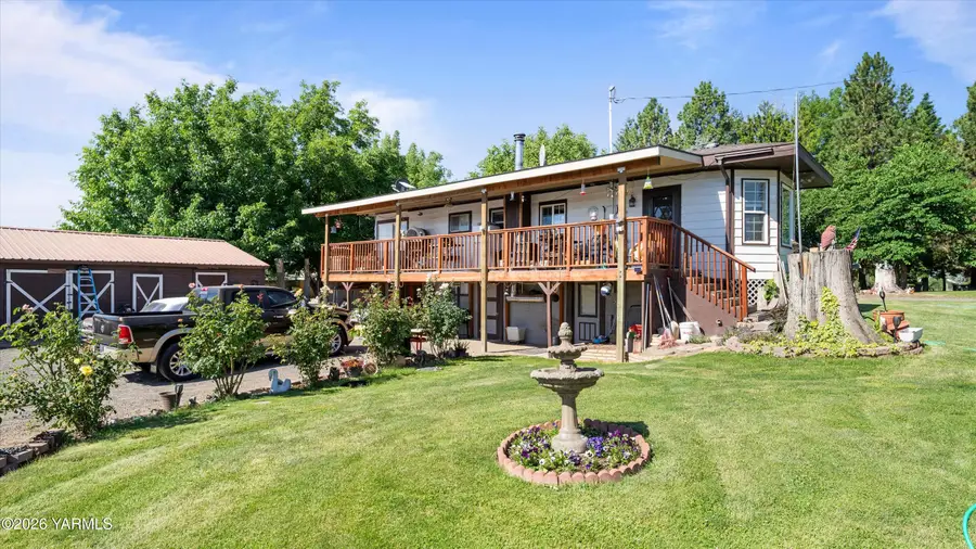1010 Division Rd, Zillah, WA 98953 - #2