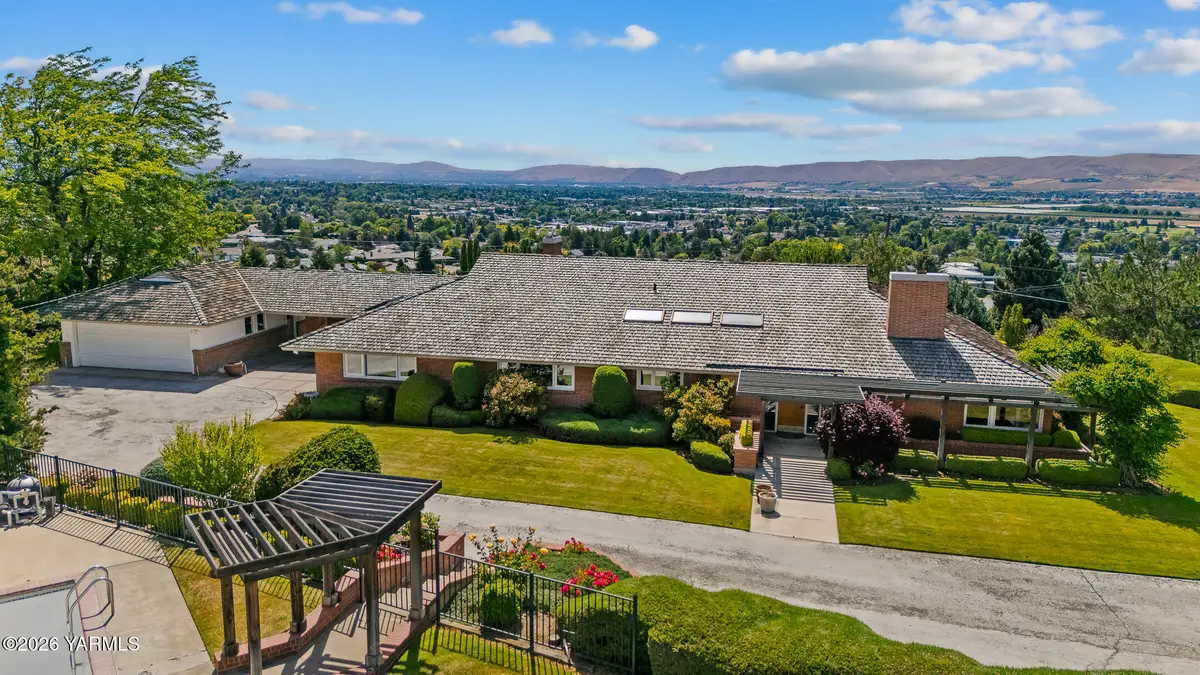 6909 Englewood Ave, Yakima, WA 98908 - #1
