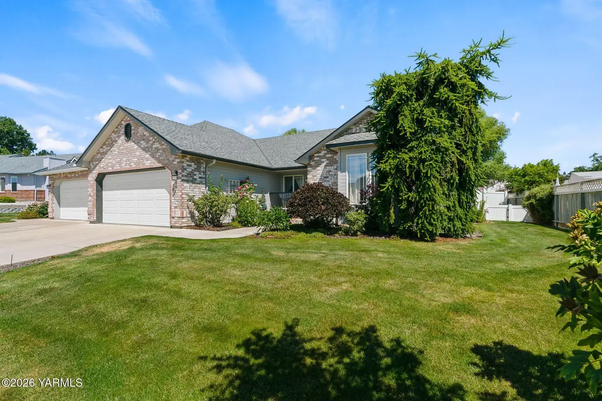 7317 W Yakima Ave, Yakima, WA 98908 - #1
