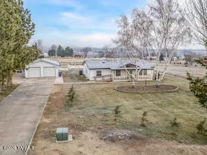 35208 NW 140 Pr Nw Rd, Benton City, WA 99320