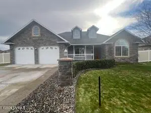 8502 W Arlington Ave, Yakima, WA 98908