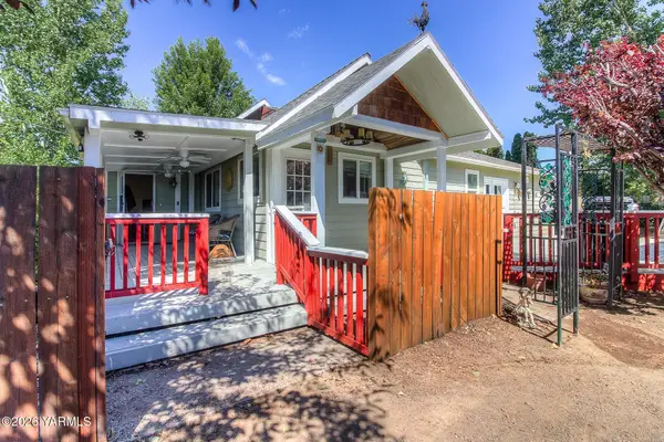 7305 Mieras Rd, Moxee, WA 98936
