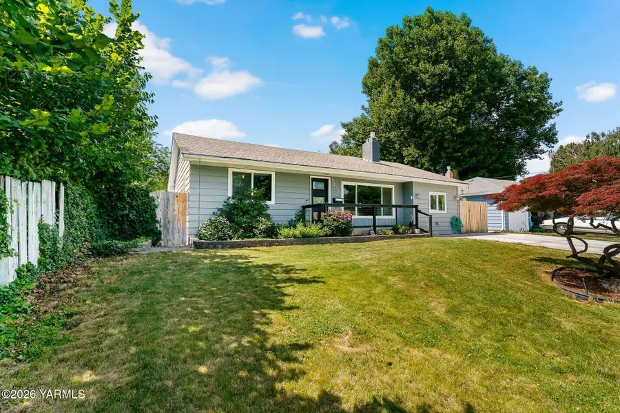 3212 Sharon Way, Yakima, WA 98902 - #2