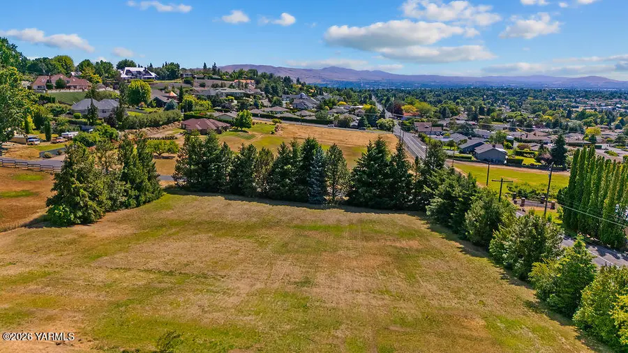 NKA Englewood Ave, Yakima, WA 98908 - #2