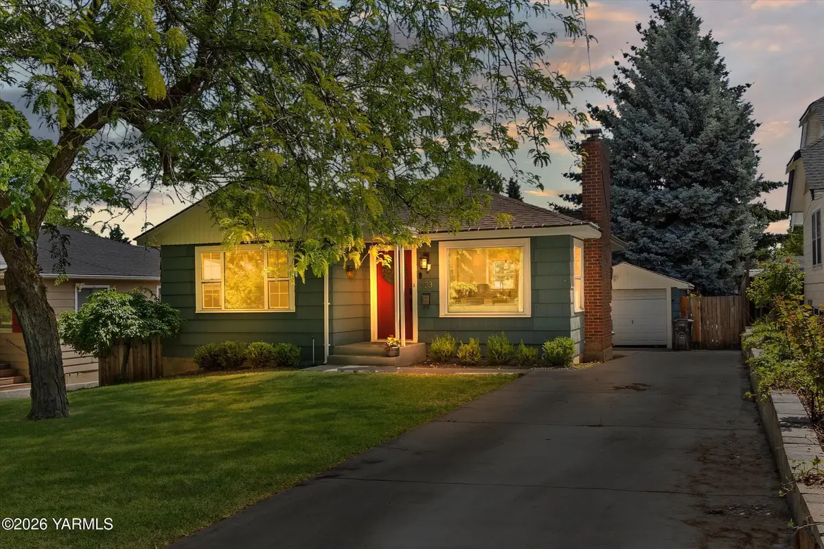 223 N 25th Ave, Yakima, WA 98902 - #1