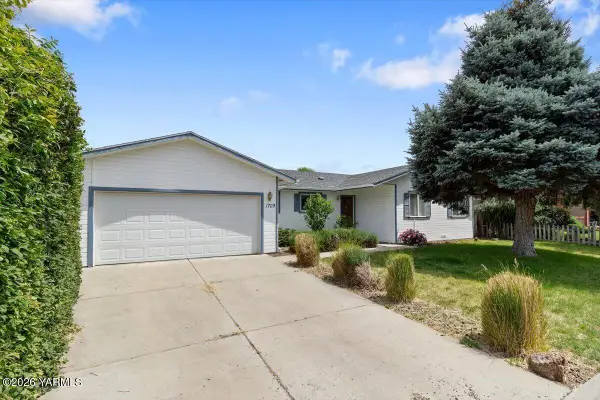 1709 Fremont Dr, Yakima, WA 98908