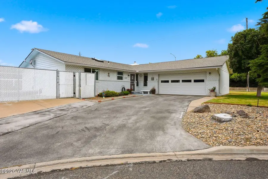 600 S 69th Ave, Yakima, WA 98908 - #2