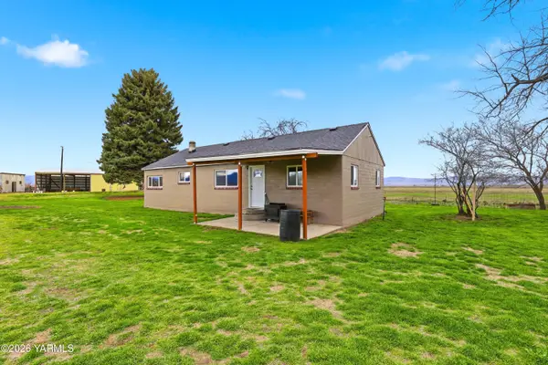 13951 Fort Rd Rd, White Swan, WA 98952