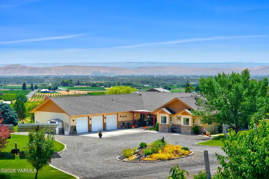 347 Ballard Rd, Zillah, WA 98953 - #2