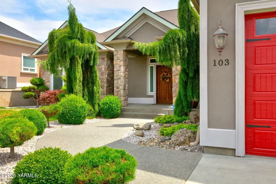 103 N 92nd Ave, Yakima, WA 98908 - #2
