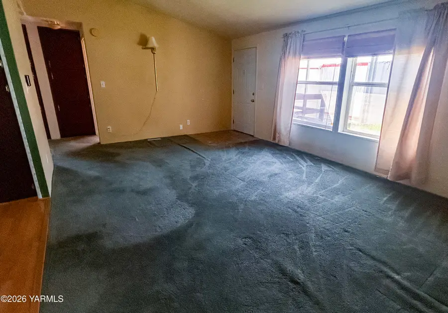 2205 Butterfield Rd #75, Yakima, WA 98901 - #3
