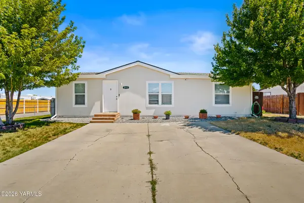 2113 S 61st Ave, Yakima, WA 98903