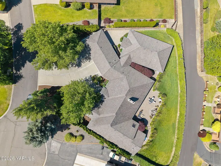 803 Cobblestone Pl, Yakima, WA 98908 - #3