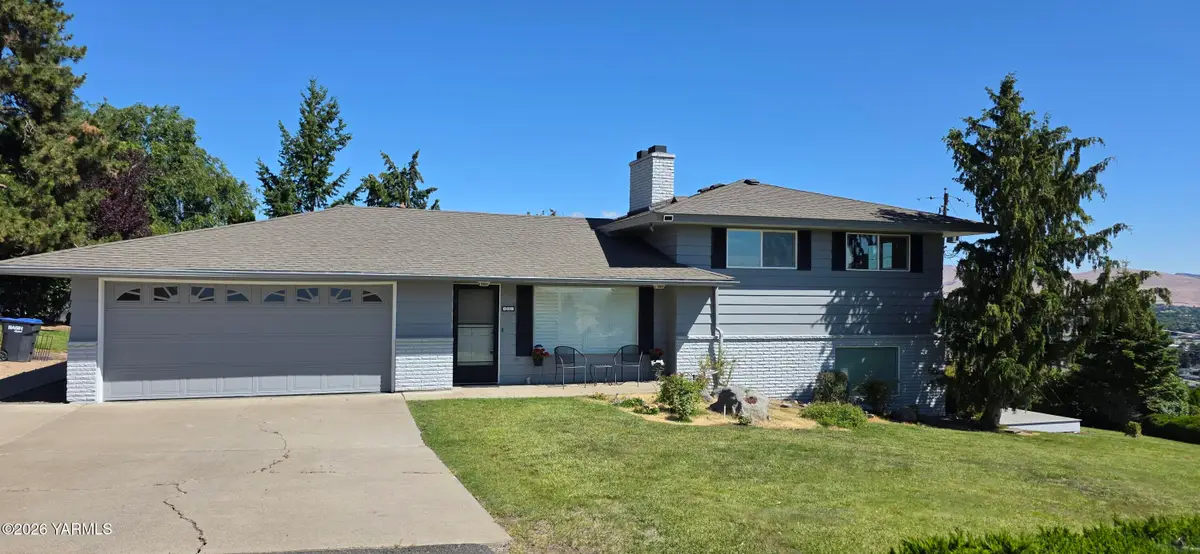 801 Ridgeview Ave, Selah, WA 98942 - #1