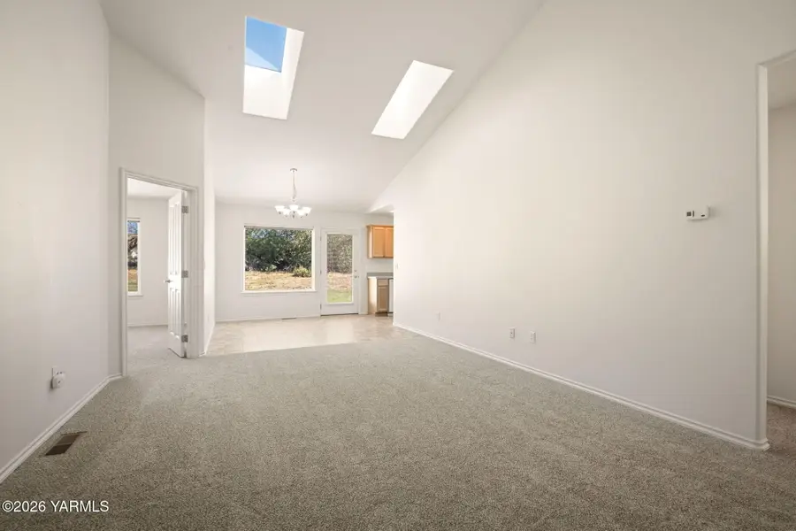 8917 Webster Ave, Yakima, WA 98908 - #2