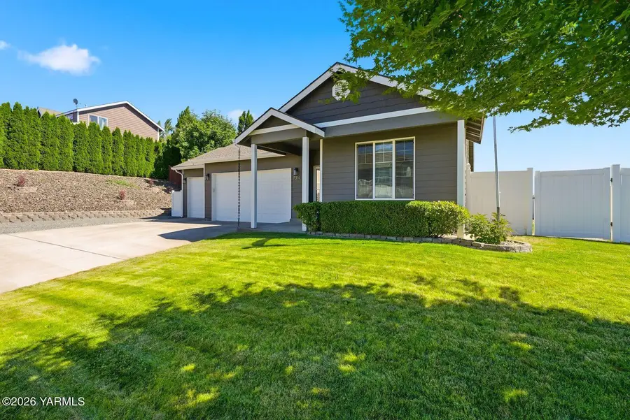 7314 Englewood Ave, Yakima, WA 98908 - #2