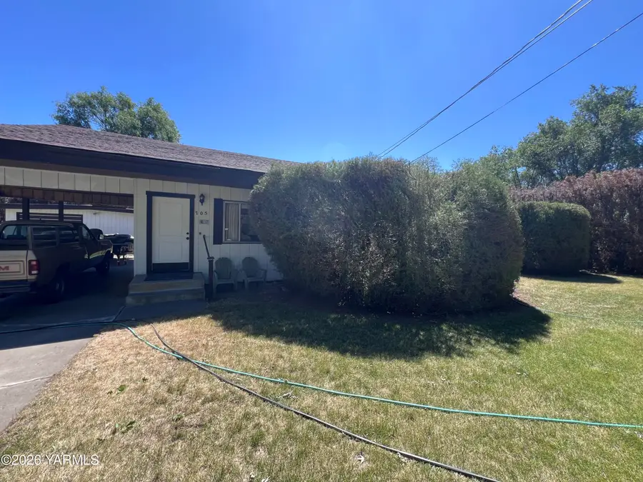 705 N 24th Ave, Yakima, WA 98902 - #3