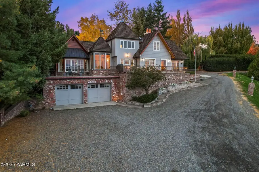 901 N 66th Ave, Yakima, WA 98908 - #3