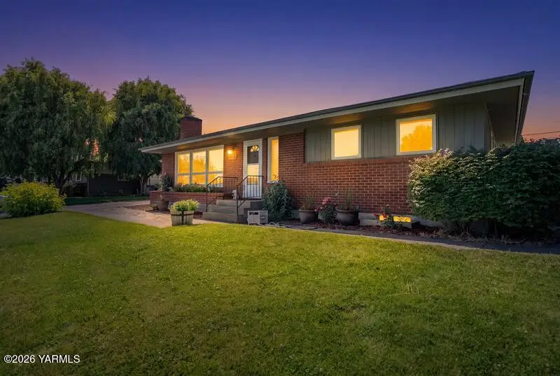 4909 W Lincoln Ave, Yakima, WA 98908 - #2