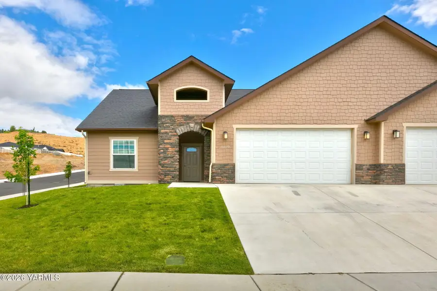 8819 Kail Dr, Yakima, WA 98908 - #2