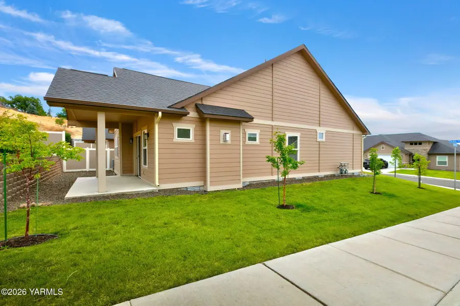 8819 Kail Dr, Yakima, WA 98908 - #3