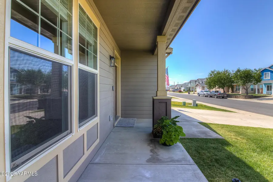 804 Citra Ave, Moxee, WA 98936 - #3