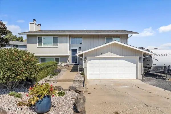 211 Palmer Dr, Selah, WA 98942