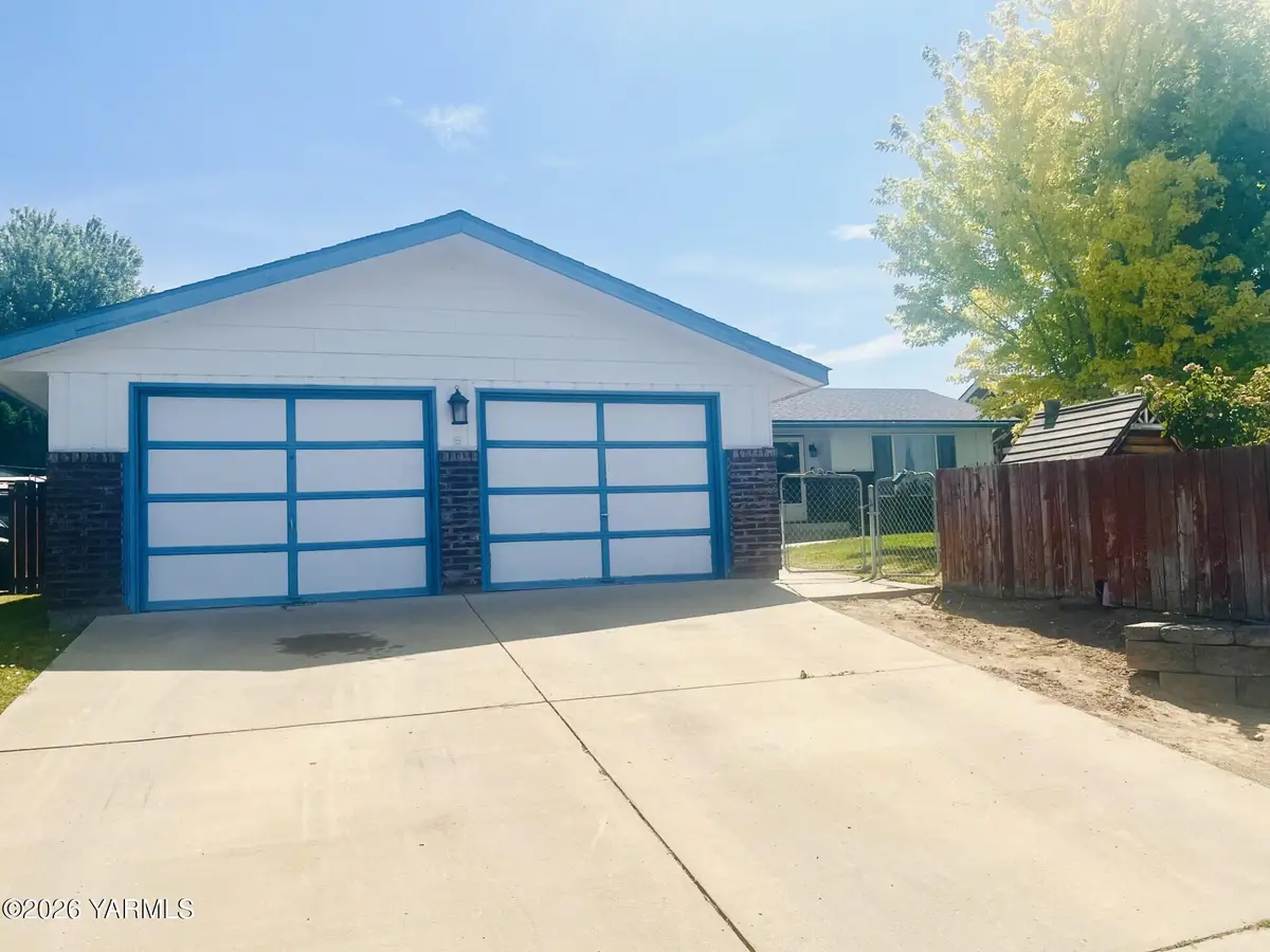 421 S 59th Ave, Yakima, WA 98908 - #1