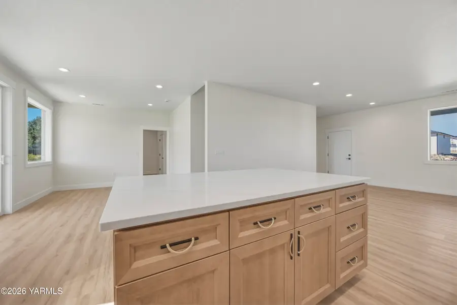 316 Victoria St, Sunnyside, WA 98944 - #3