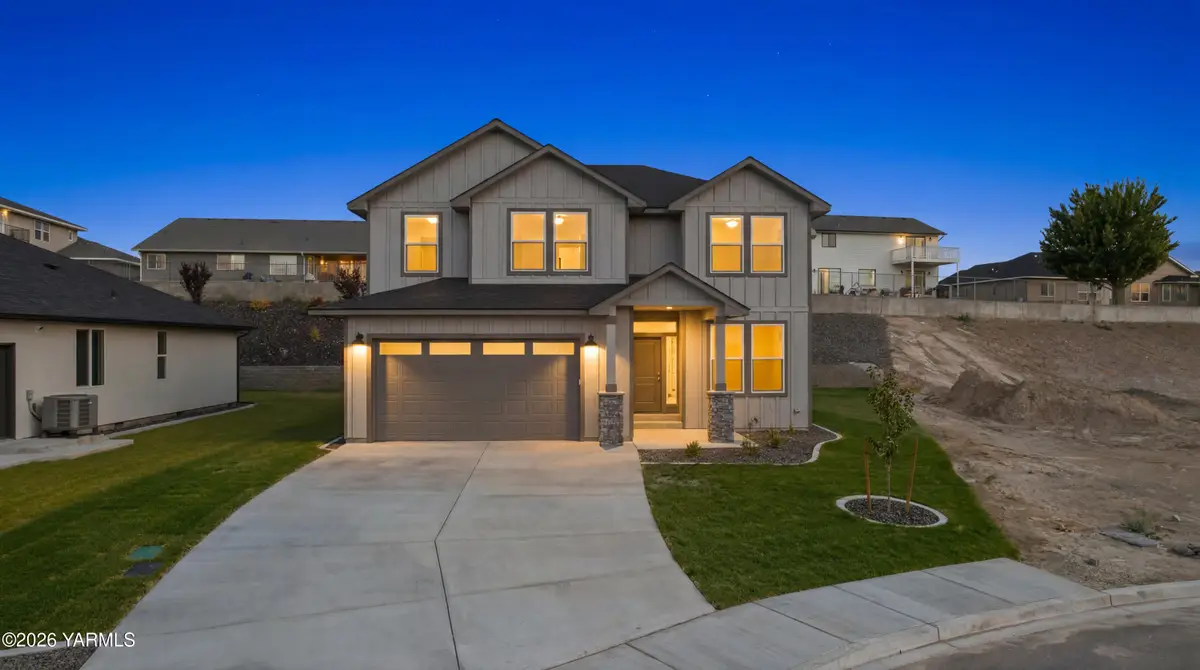 1329 W Ivy Ct, Sunnyside, WA 98944 - #1