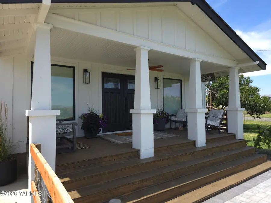 180 N Pioneer Way, Yakima, WA 98908 - #2