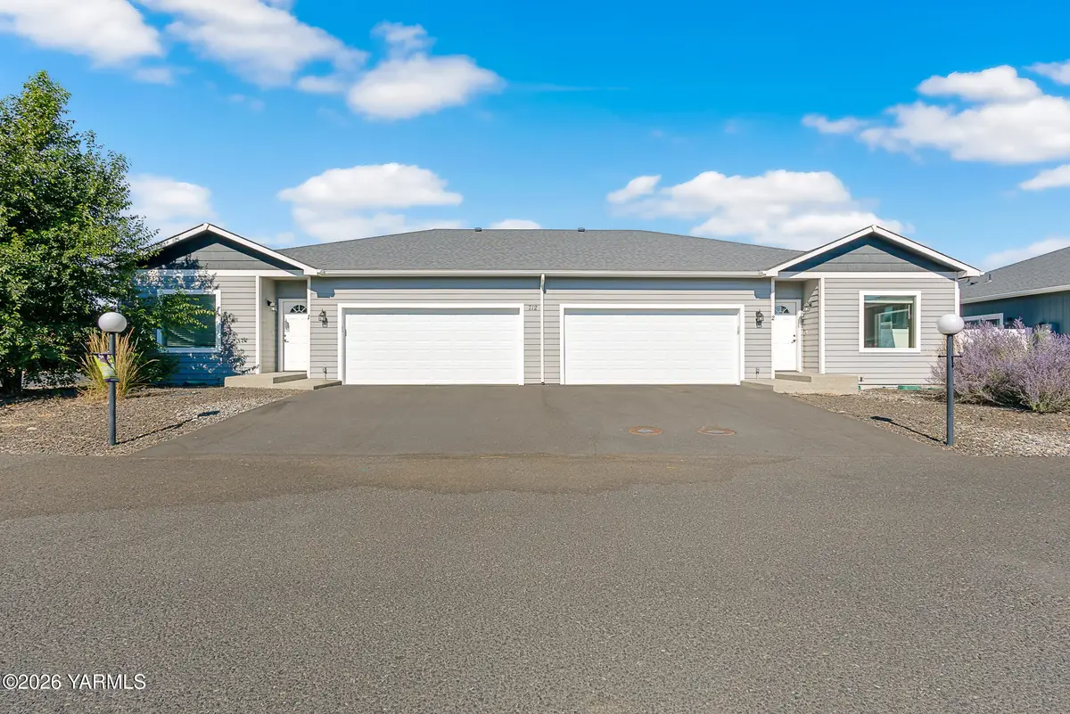 712 N 30th Ave, Yakima, WA 98902 - #1