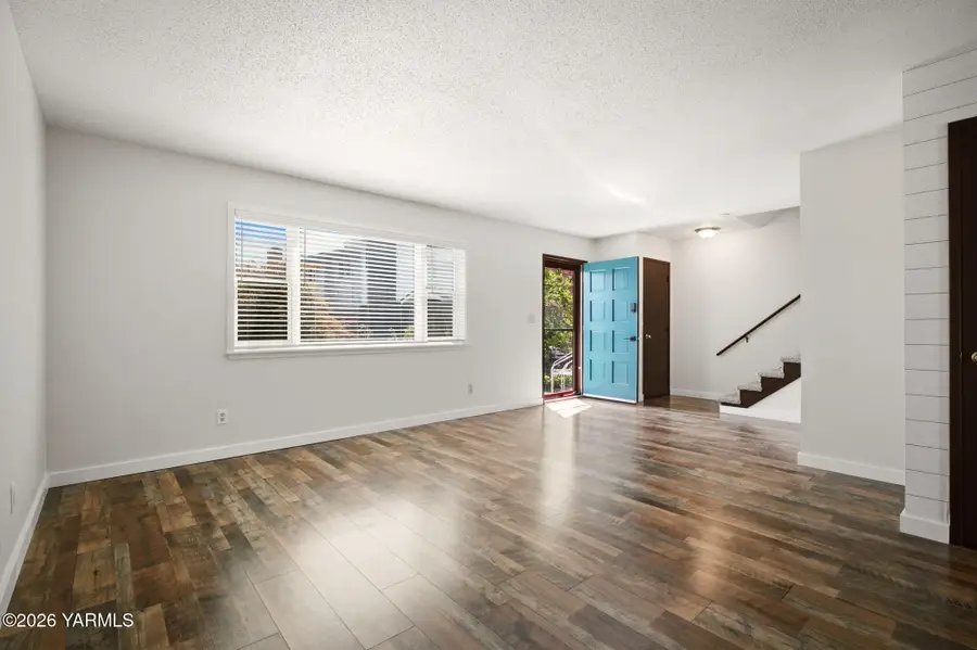 100 N 56th Ave #10, Yakima, WA 98908 - #3