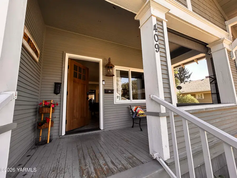 409 S 18th Ave, Yakima, WA 98902 - #2