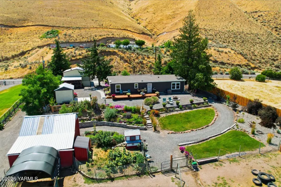 2441 S Wenas Rd, Selah, WA 98942 - #2