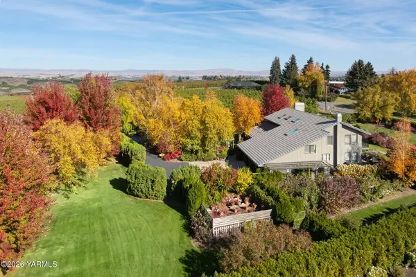 7610 Scenic Dr, Yakima, WA 98908