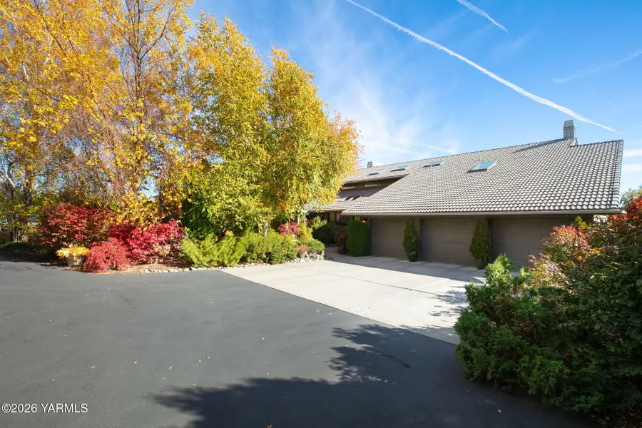 7610 Scenic Dr, Yakima, WA 98908 - #2
