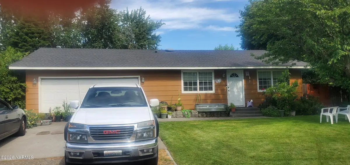 808 N Road 35 Ave, Pasco, WA 99301 - #1