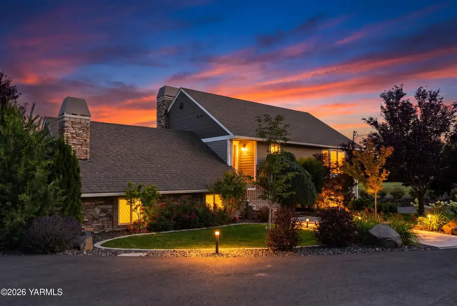 7027 Scenic Dr, Yakima, WA 98908 - #2