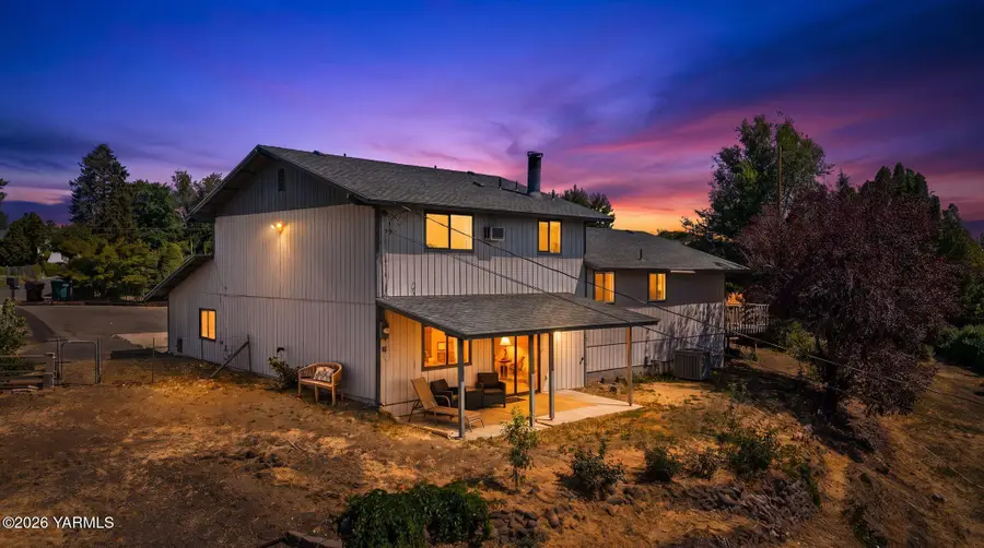 801 S 70th Ave, Yakima, WA 98908 - #2