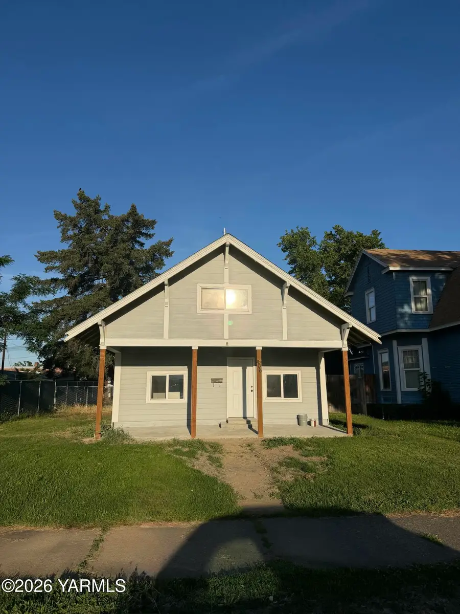 406 S 7th Ave, Yakima, WA 98902 - #2
