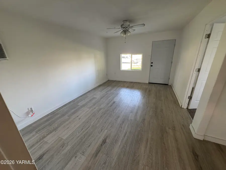 406 S 7th Ave, Yakima, WA 98902 - #3