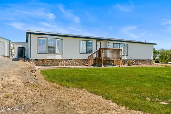 1031 Cabin Ln, Selah, WA 98942