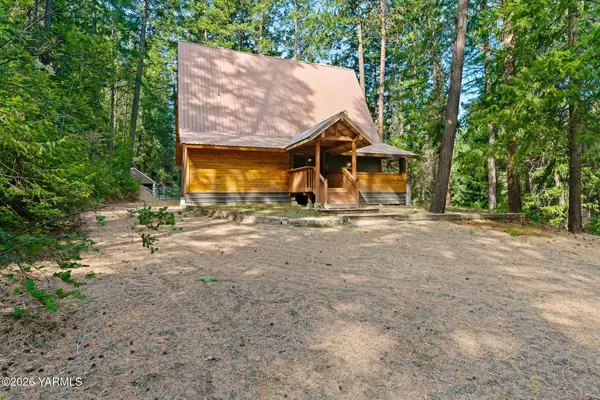 8040 N Fork Rd, Yakima, WA 98903