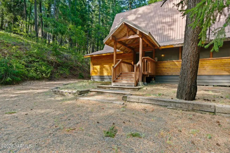 8040 N Fork Rd, Yakima, WA 98903 - #2