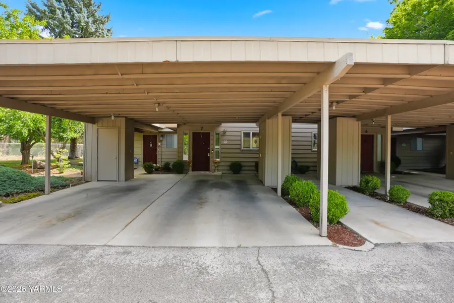 2405 W Lincoln Ave #7, Yakima, WA 98902 - #3