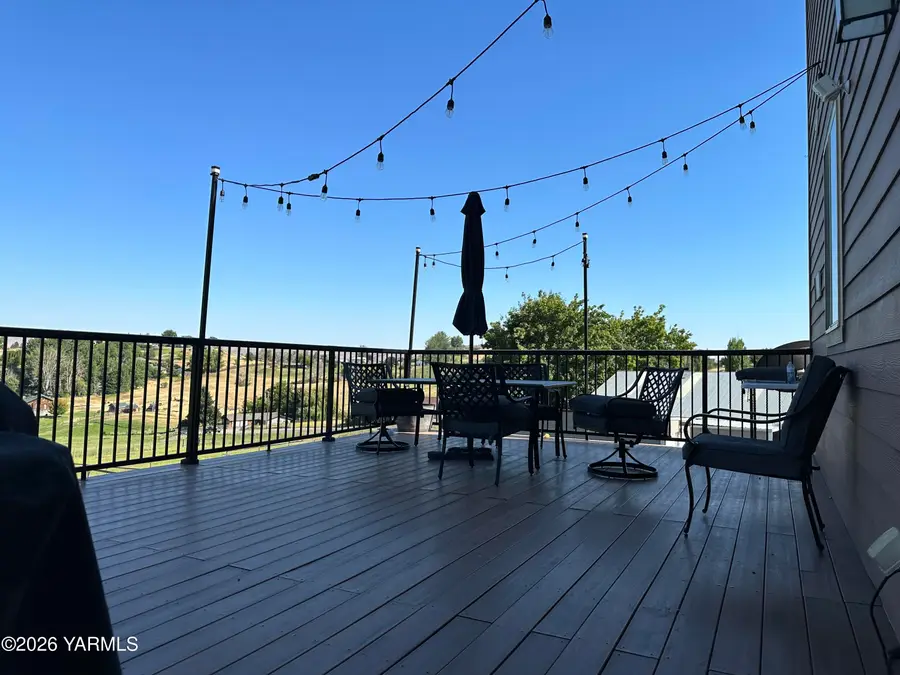 671 Tibbling Rd, Selah, WA 98942 - #3